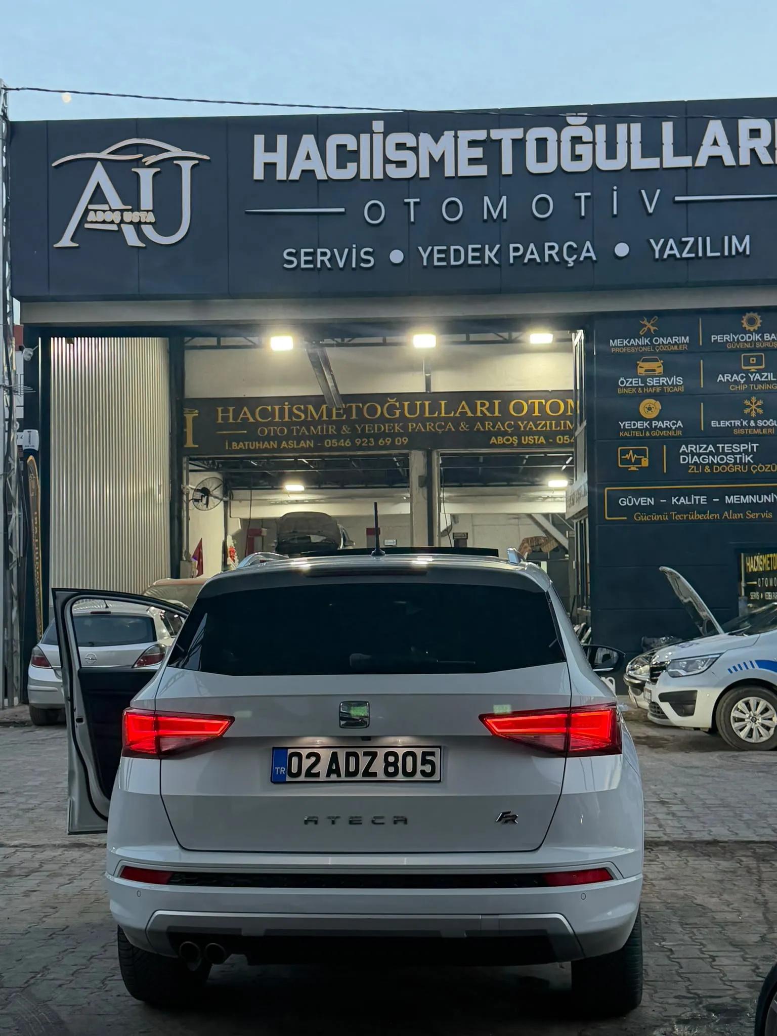 Servis girişinde Seat Ateca